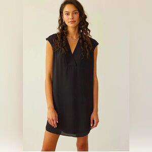 V-neck shift dress